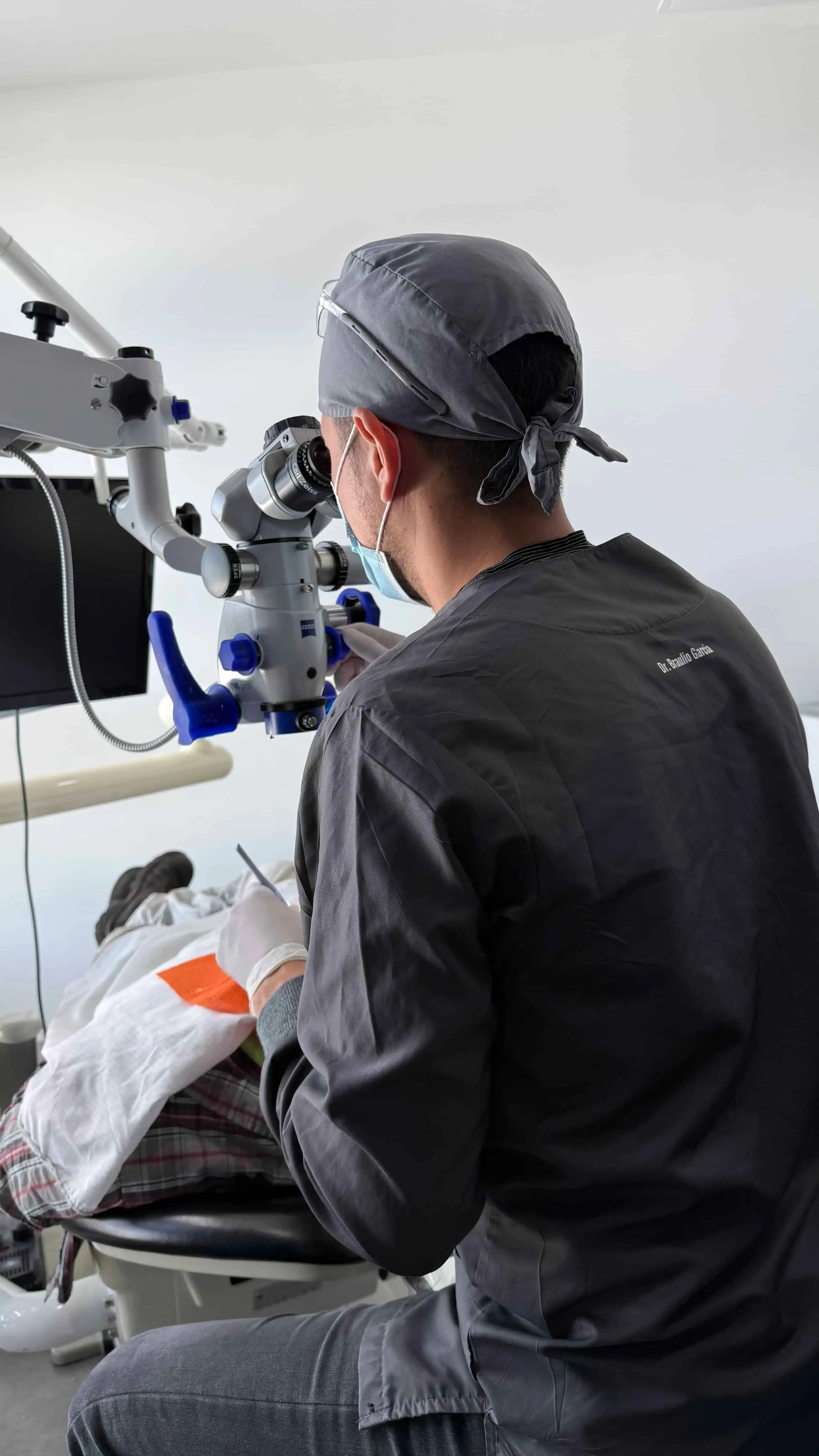 Braulio García como dentista